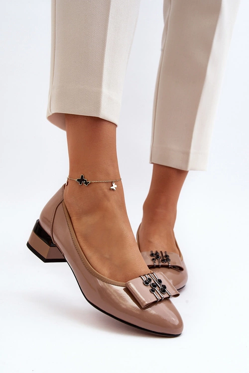 Lakierowane Czółenka Na Klocku Beżowe Ilvanna