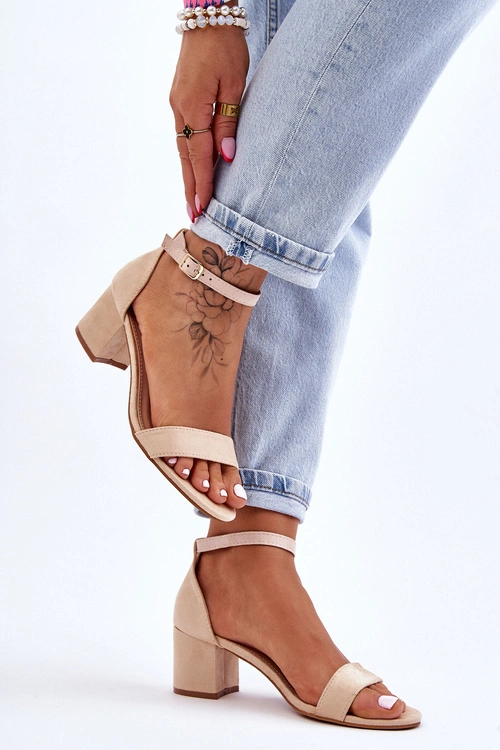 Zamszowe Sandały Na Niskim Obcasie Beżowe Quincy