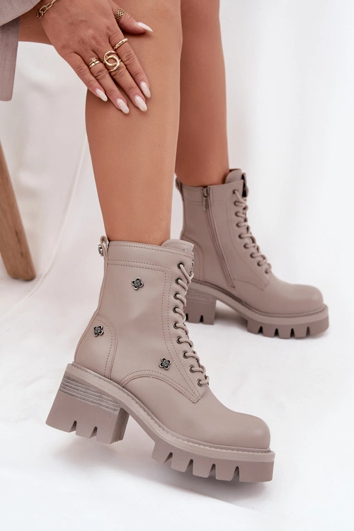 Skórzane Botki Workery Damskie Na Klocku Z Przypinkami Artiker 57C0181 Beżowe