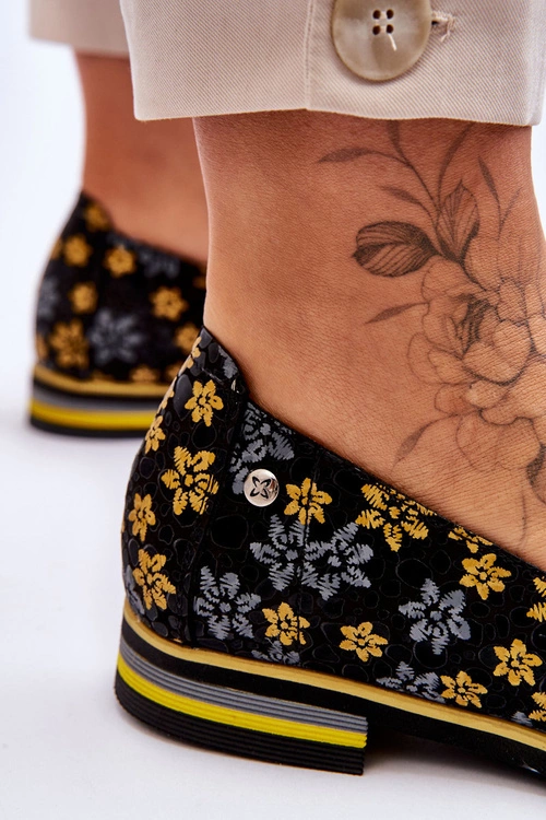 Skórzane Półbuty Maciejka Żółte Kwiaty 05035-38 Czarne