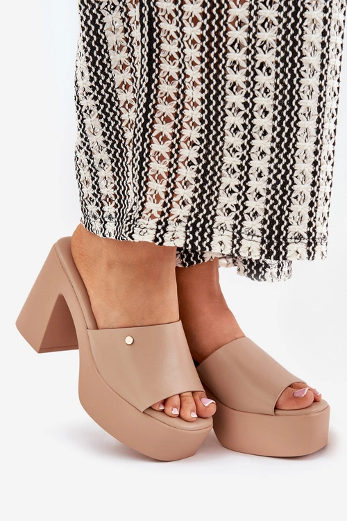 Damskie Klapki Z Eko Skóry Na Słupku I Platformie Khaki Tamirella