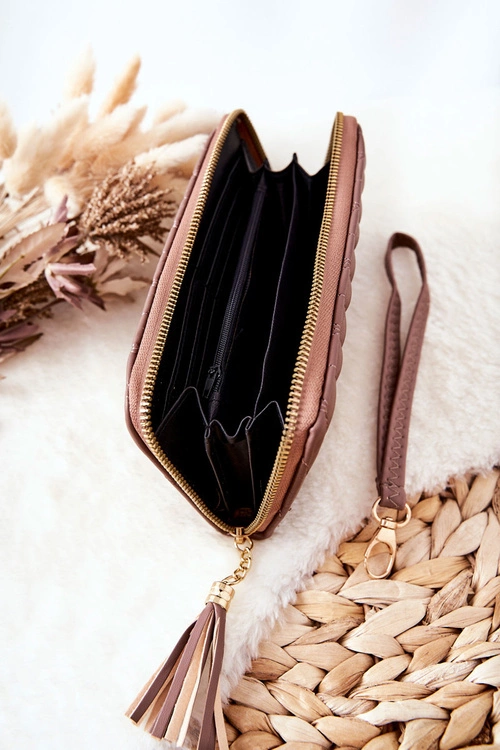 Duży Portfel Pikowany Na Suwak Z Paseczkiem Cappucino