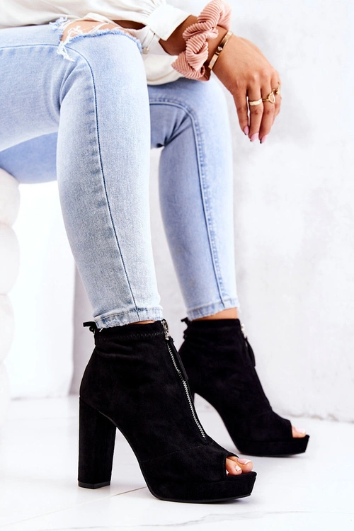 Zamszowe Botki Na Suwak Czarne Donnita