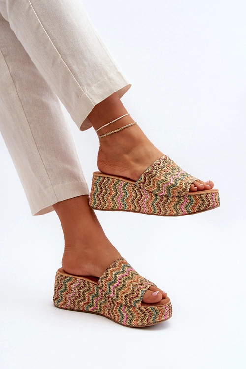 Damskie Klapki Na Koturnie Beżowe Vanarila