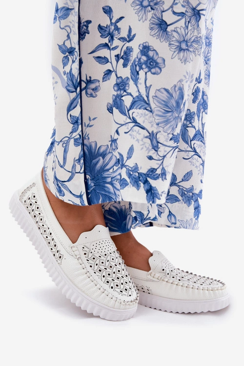 Skórzane Mokasyny Damskie Z Ażurowym Wzorem Vinceza 88028 Białe