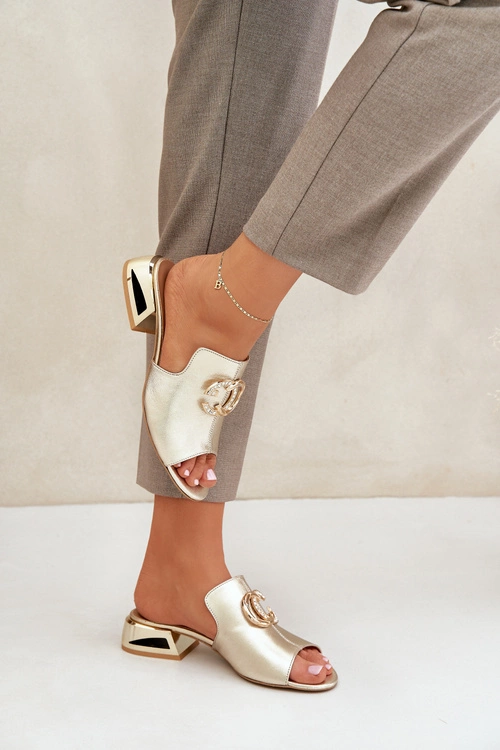 Skórzane Eleganckie Klapki Damskie Na Niskim Obcasie Laura Messi 2874 Złote