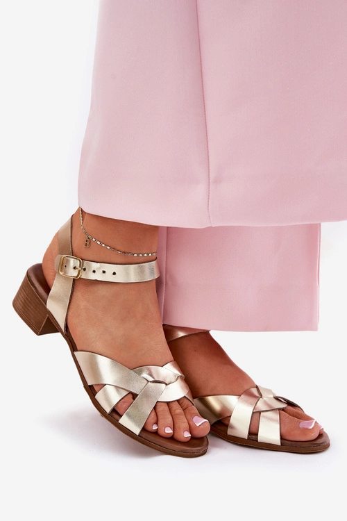 Skórzane Sandały Na Delikatnym Obcasie Zazoo 40372 Złote