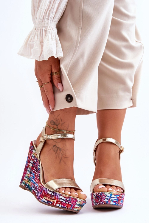 Damskie Sandałki Na Kolorowym Koturnie Złote Malibu