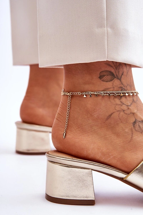 Klasyczne Skórzane Klapki Na Niskim Obcasie Złote Miley