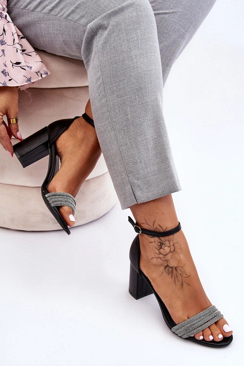 Eleganckie Sandały Z Cyrkoniami Na Obcasie Czarne Laurene