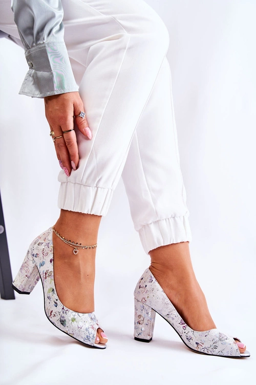 Zamszowe Czółenka W Kwiaty Beżowe Kellany