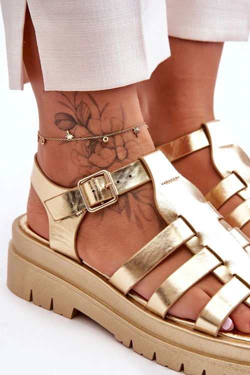 Skórzane Płaskie Sandały Z Paseczkami Złote Diosa