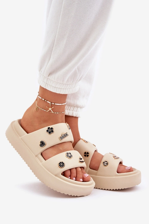 Piankowe Klapki Damskie Z Przypinkami Beżowe Ravanala