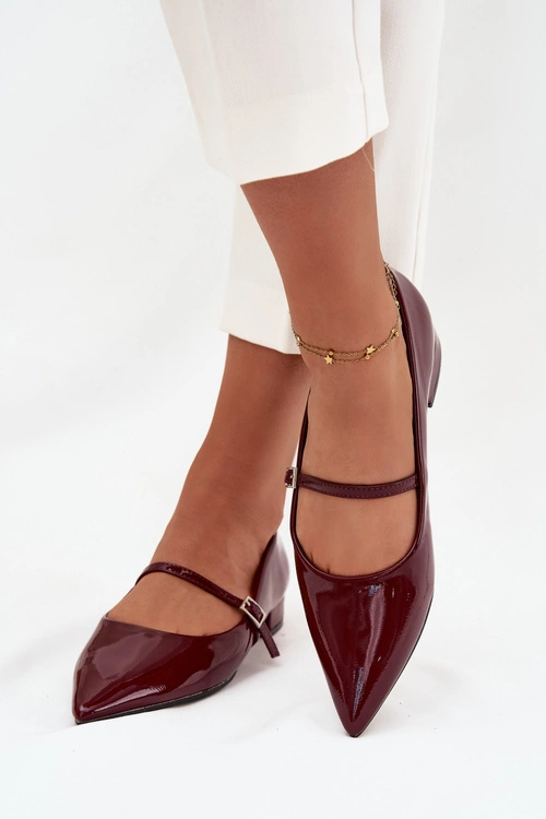 Lakierowane Baleriny Na Delikatnym Obcasie Z Paskiem Bordowe Isvella