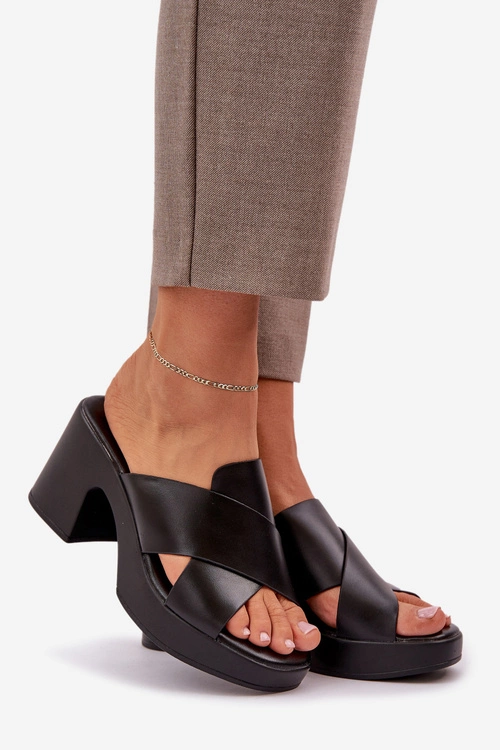 Lekkie Klapki Na Słupku Z Eko Skóry Czarne Kacaria