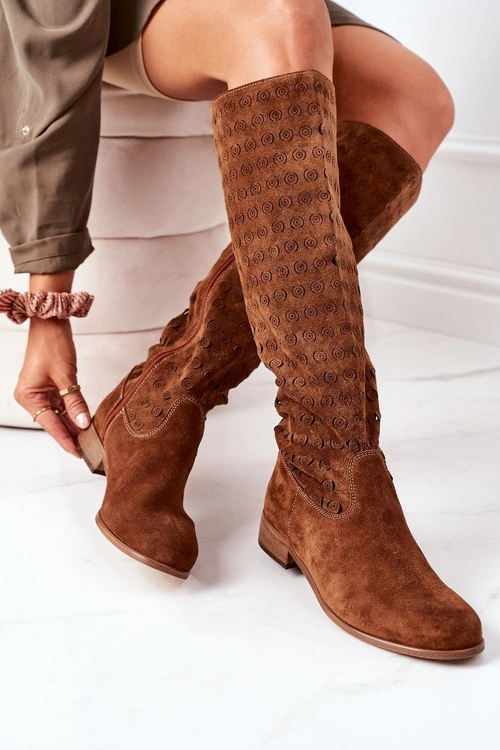 Zamszowe Kozaki Z Ażurowym Wzorem Brązowe Montana