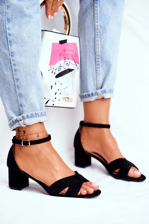 Zamszowe Sandałki na Słupku Czarne Nela