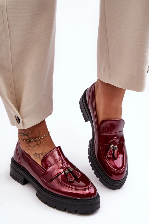 Lakierowane Półbuty Loafersy Z Frędzlami Bordowe Velenase