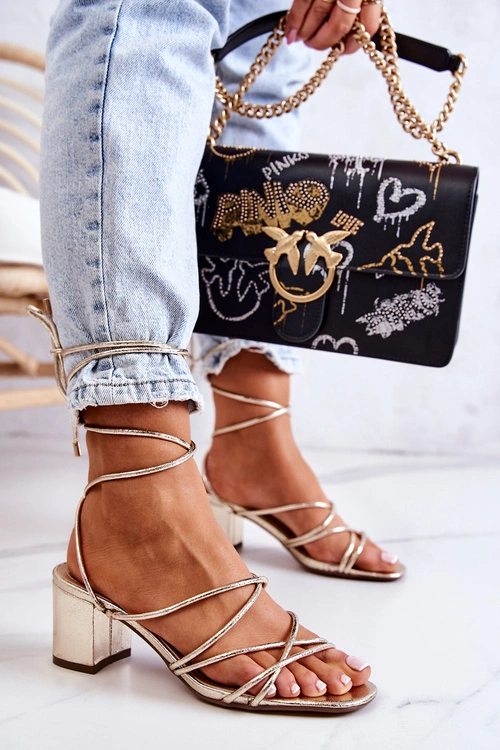 Sandały Na Obcasie Wiązane Złote Meghan