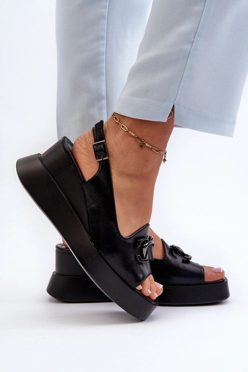 Sandały Damskie Na Platformie I Koturnie Z Ozdobą Czarne Janesca