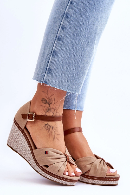 Sandały Damskie Na Plecionym Koturnie Ciemnobeżowe Judith