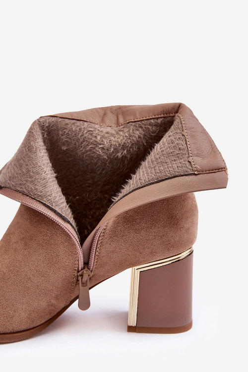 Zamszowe Botki Na Słupku Z Ozdobą Beżowe Dwinja