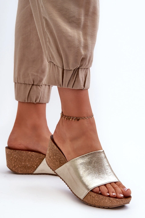 Zazoo 40289 Skórzane Klapki Damskie Na Korkowym Koturnie Złote