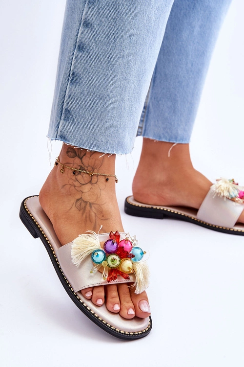 Klapki Z Ozdobnymi Koralikami S.Barski KV-2775-47 Nude