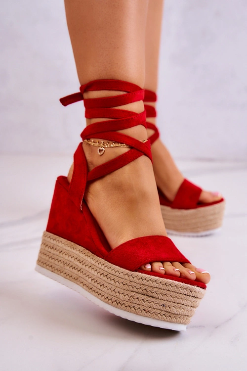 Lekkie Wiązane Sandały Na Koturnie Czerwone Marriett