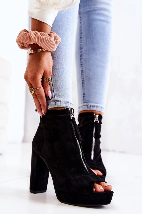 Zamszowe Botki Na Suwak Czarne Donnita