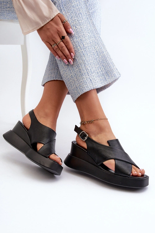 Sandały Damskie Z Eko Skóry Na Platformie I Koturnie Czarne Vaiara