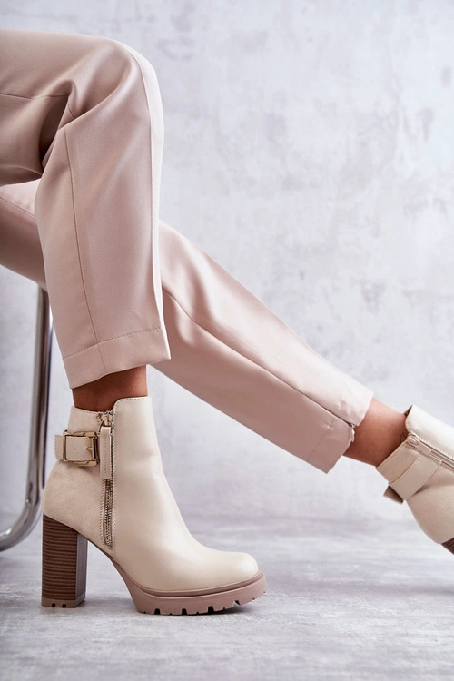 Skórzane Botki Na Obcasie Z Ozdobnym Zamkiem Beżowe Rosita