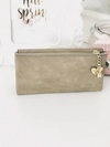 Duży Damski Beżowy Portfel z Brelokiem Serduszko