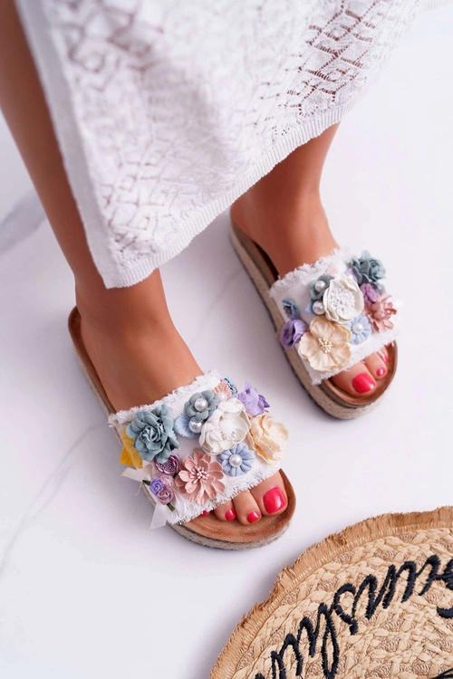 Klapki Damskie Z Kwiatami Gruba Podeszwa Białe Amadeo