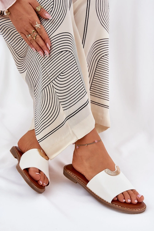 Klapki Damskie Eko Skórzane Z Ozdobnymi Detalami Białe Mevith