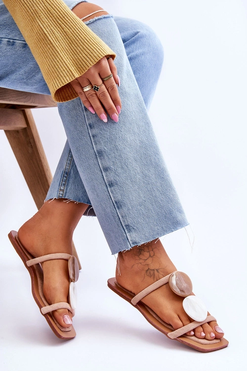 Zamszowe Klapki Z Ozdobami Nude Victoria