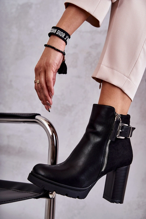 Skórzane Botki Na Obcasie Z Ozdobnym Zamkiem Czarne Rosita