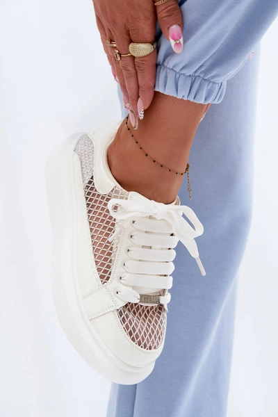Skórzane Sneakersy Damskie Ze Zdobieniem GOE TT2N4010 Białe