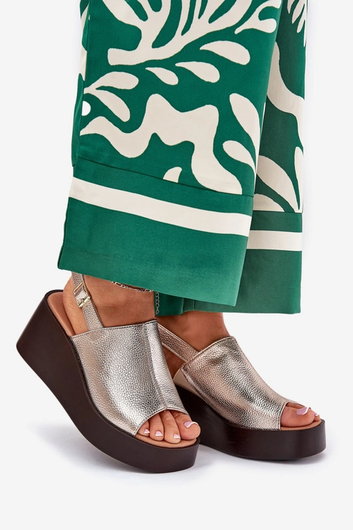 Sandały Damskie Z Eko Skóry Na Platformie I Koturnie Złote Leaniria