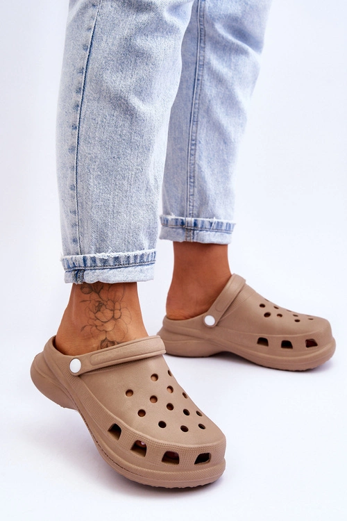 Piankowe Klapki Kroksy Na Masywnej Podeszwie Beżowe Katniss