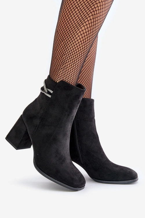 Ocieplane Botki Damskie Na Słupku Eko Zamszowe Czarne Saivia