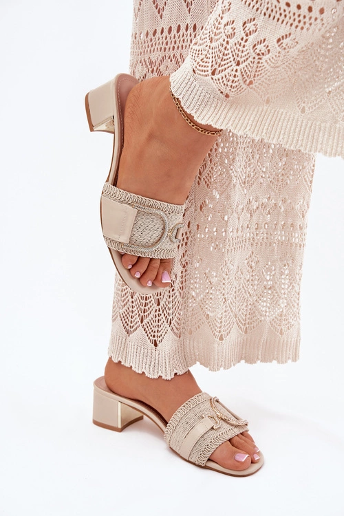 Damskie Klapki Na Obcasie Z Ozdobnym Detalem Beżowe Julinemi