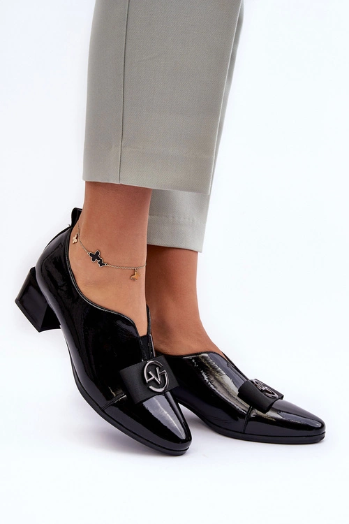 Lakierowane Półbuty Na Obcasie Z Ozdobą Czarne Elosa