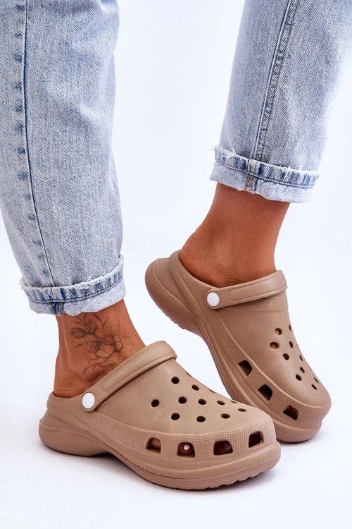 Piankowe Klapki Kroksy Na Masywnej Podeszwie Beżowe Katniss