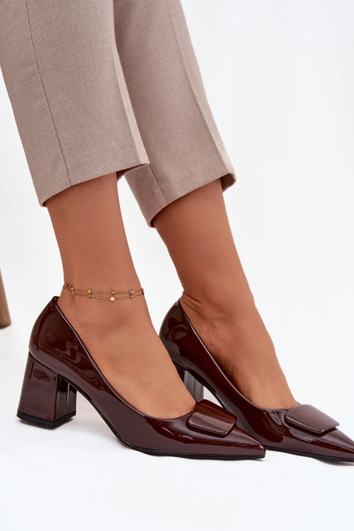 Lakierowane Czółenka Na Słupku Z Ozdobą Czekoladowe Isoline