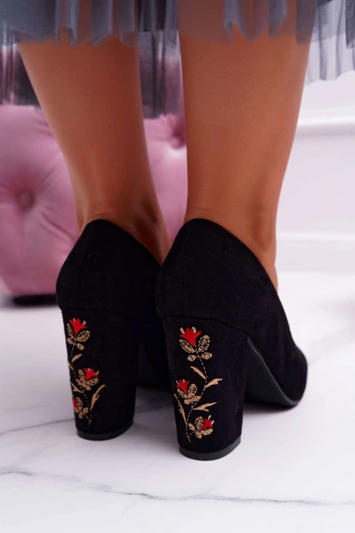 Czółenka Damskie Sergio Leone Czarne Zamszowe Kwiaty Gendar