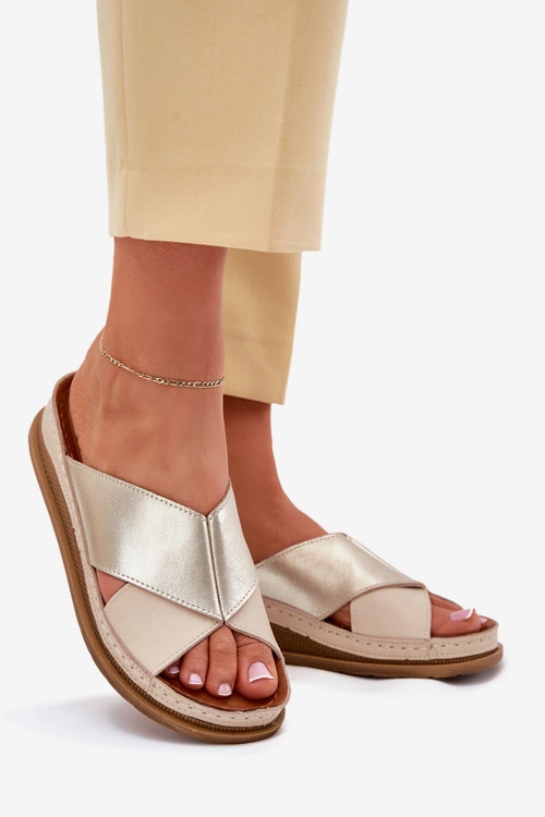 Skórzane Klapki Damskie Na Platformie Maciejka L4986-37 Beżowo-Złote