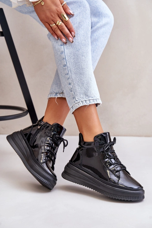 Lekkie Lakierowane Buty Sportowe Na Platformie Skóra Naturalna Artiker 55C1049 Czarne