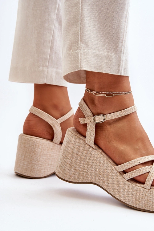 Sandały Na Platformie I Koturnie Jasnobeżowe Oporia