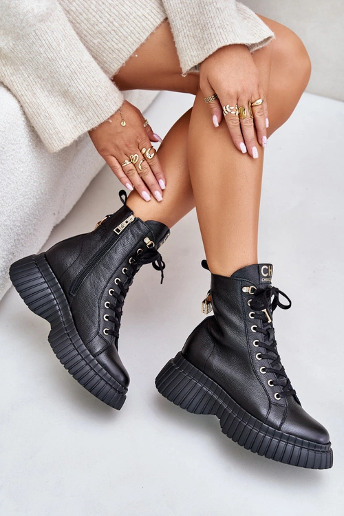 Skórzane Botki Na Platformie Na Zamek Z Ozdobną Kłódką CheBello 4517 Czarne